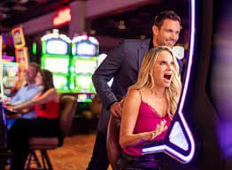 jjj3d Bingo Feature Auto-Daub Jackpot Chat Myanmar Mobile ဖုန်းမှ ကစားနေသည့်မြင်ကွင်း